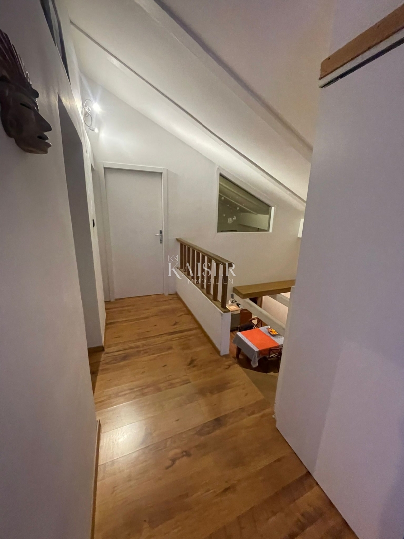 Cherso, struttura ricettiva e residenziale con ristorante, appartamenti e camere