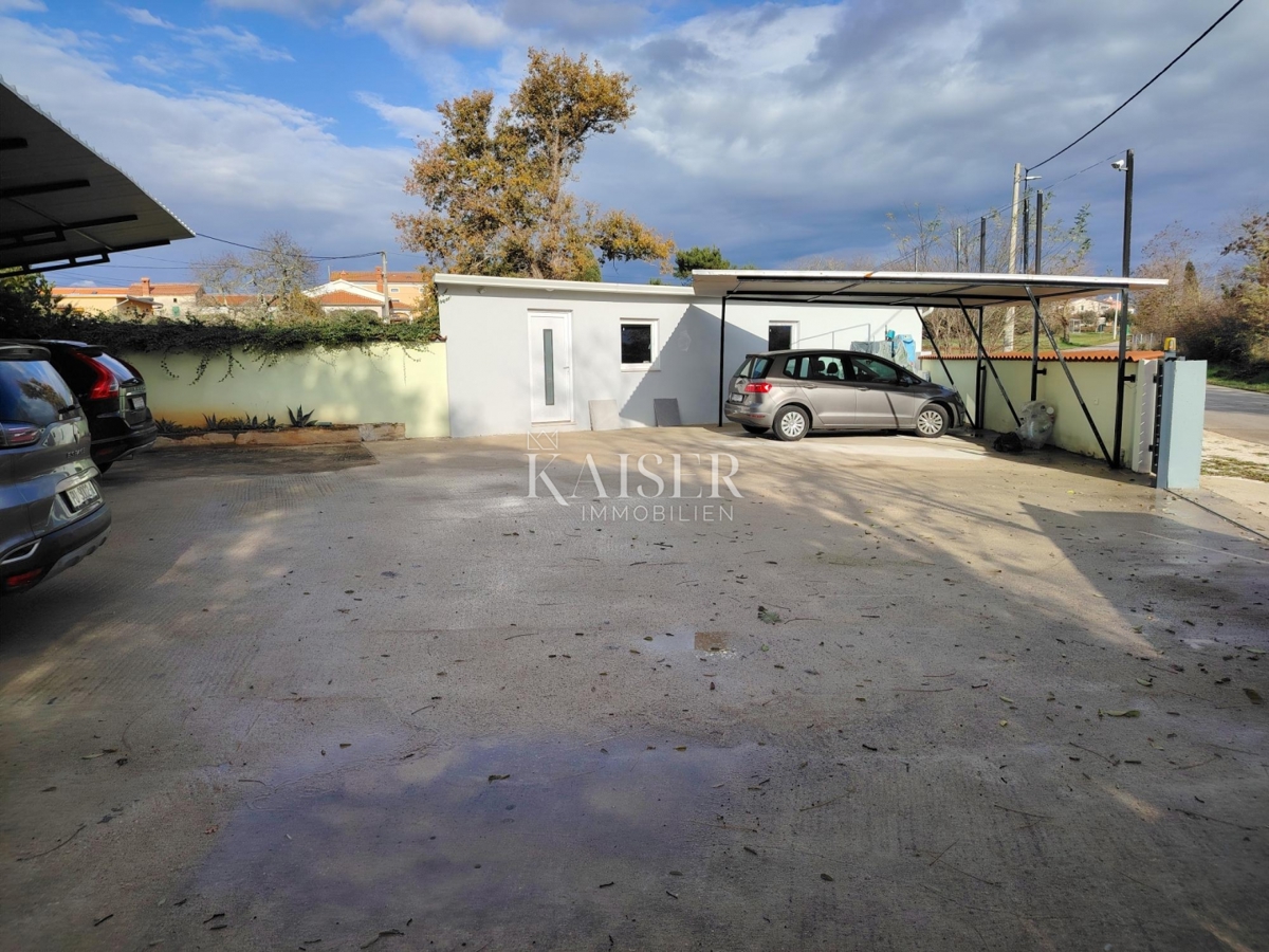 Istria, Pola - Casa con 5 appartamenti e due piscine