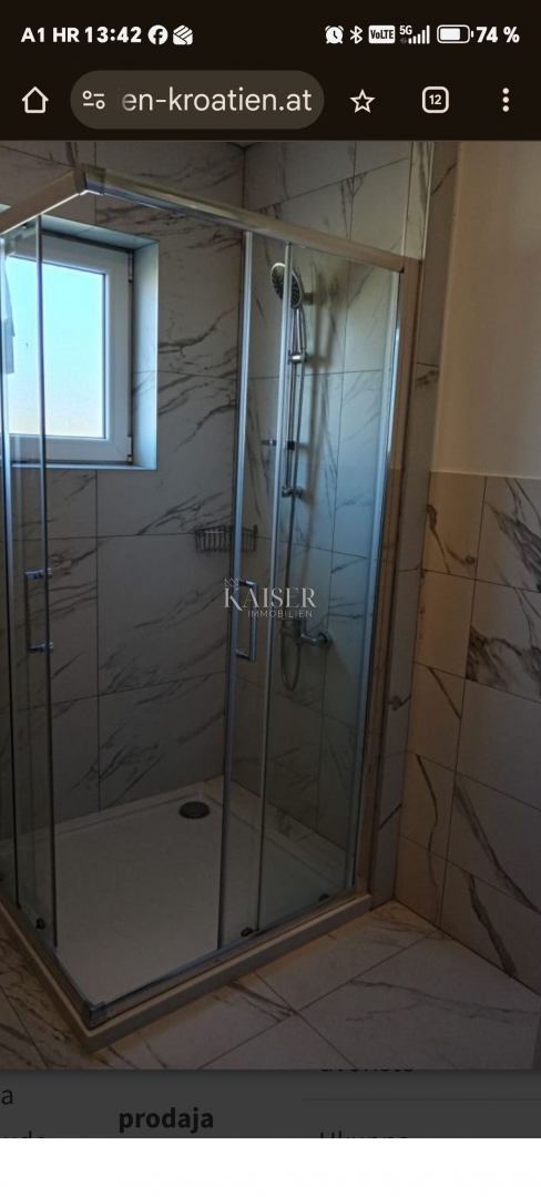 Istria, Pola - Casa con 5 appartamenti e due piscine