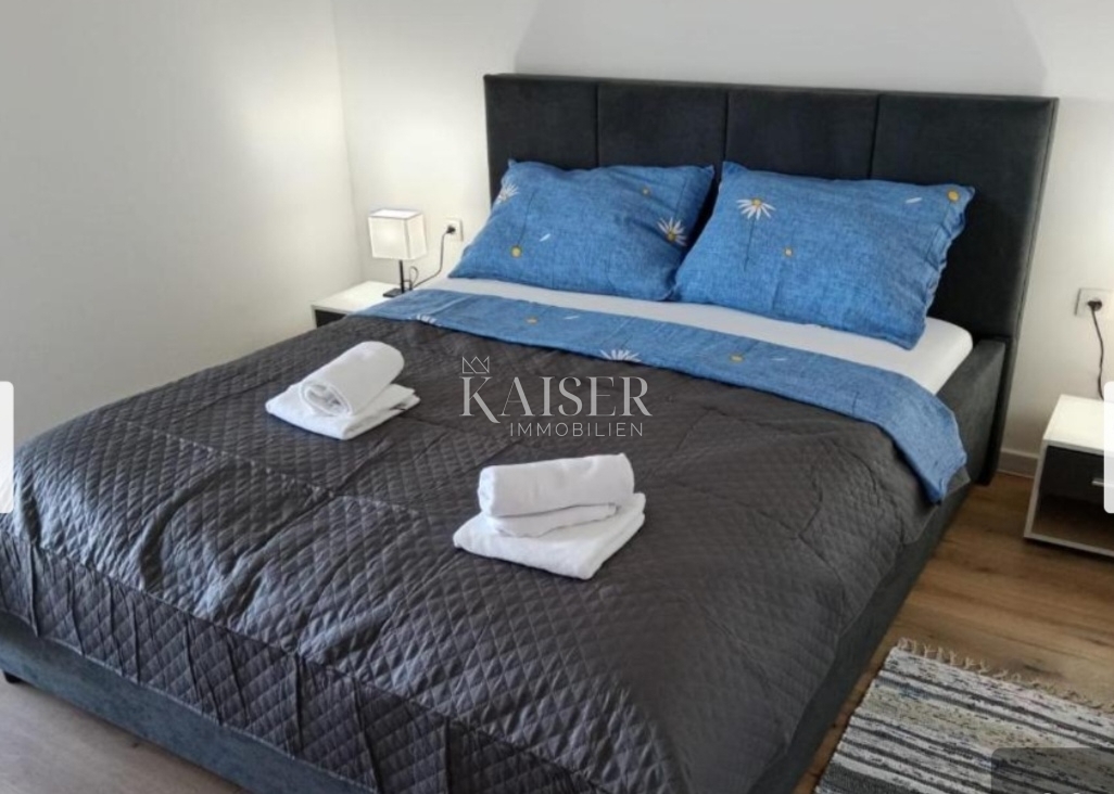 Istria, Pola - Casa con 5 appartamenti e due piscine