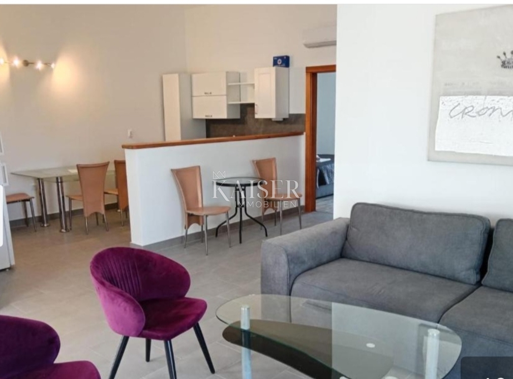 Istria, Pola - Casa con 5 appartamenti e due piscine