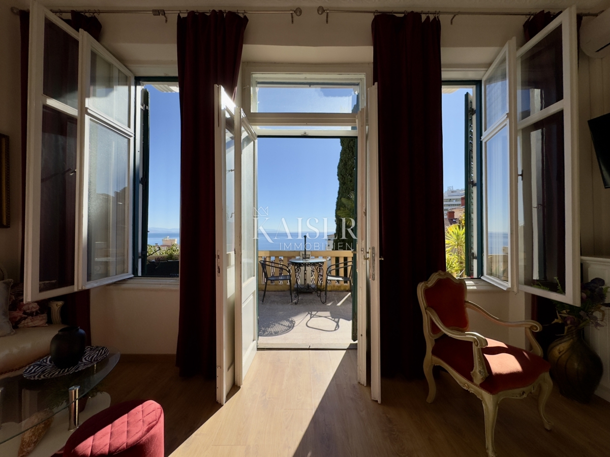 Opatija – Due monolocali in villa storica in seconda fila al mare, terrazza, giardino, 2 posti auto