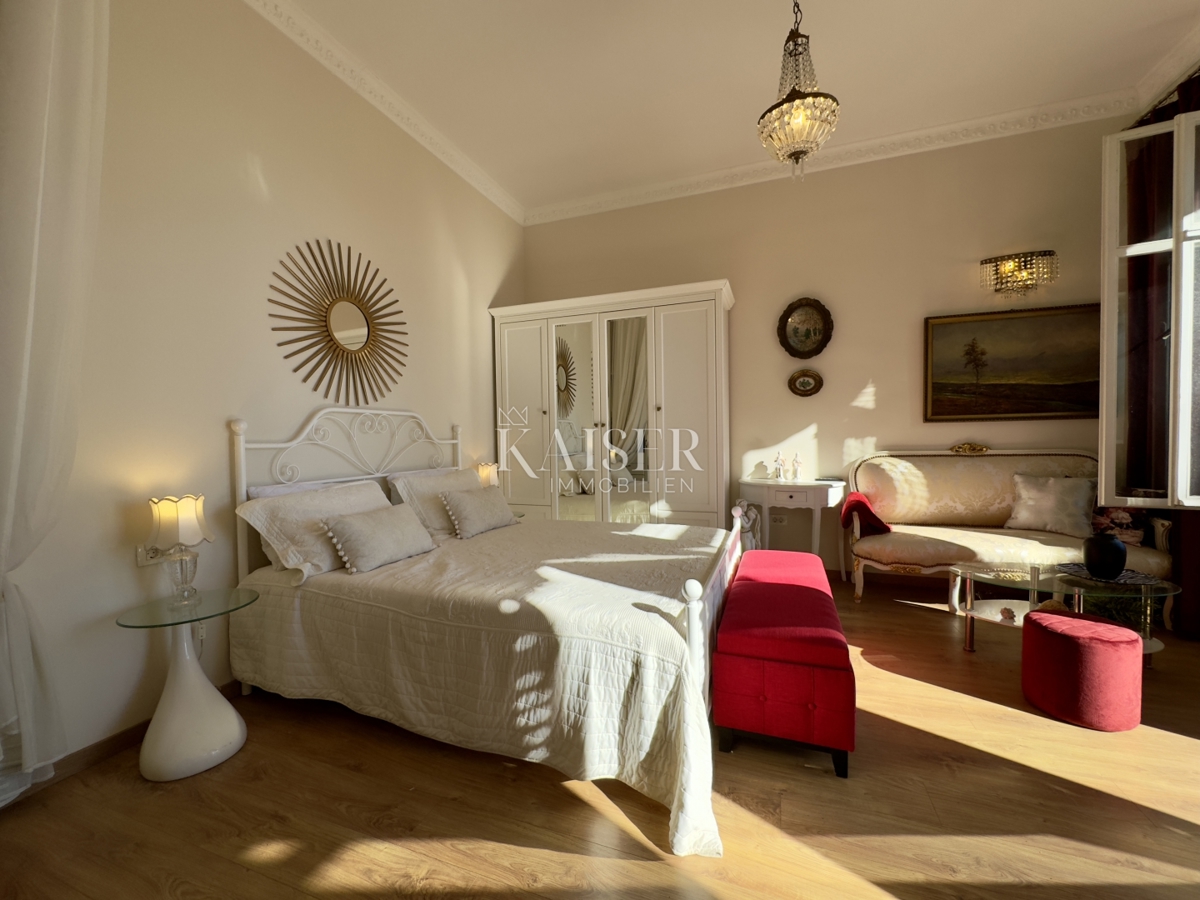 Opatija – Due monolocali in villa storica in seconda fila al mare, terrazza, giardino, 2 posti auto