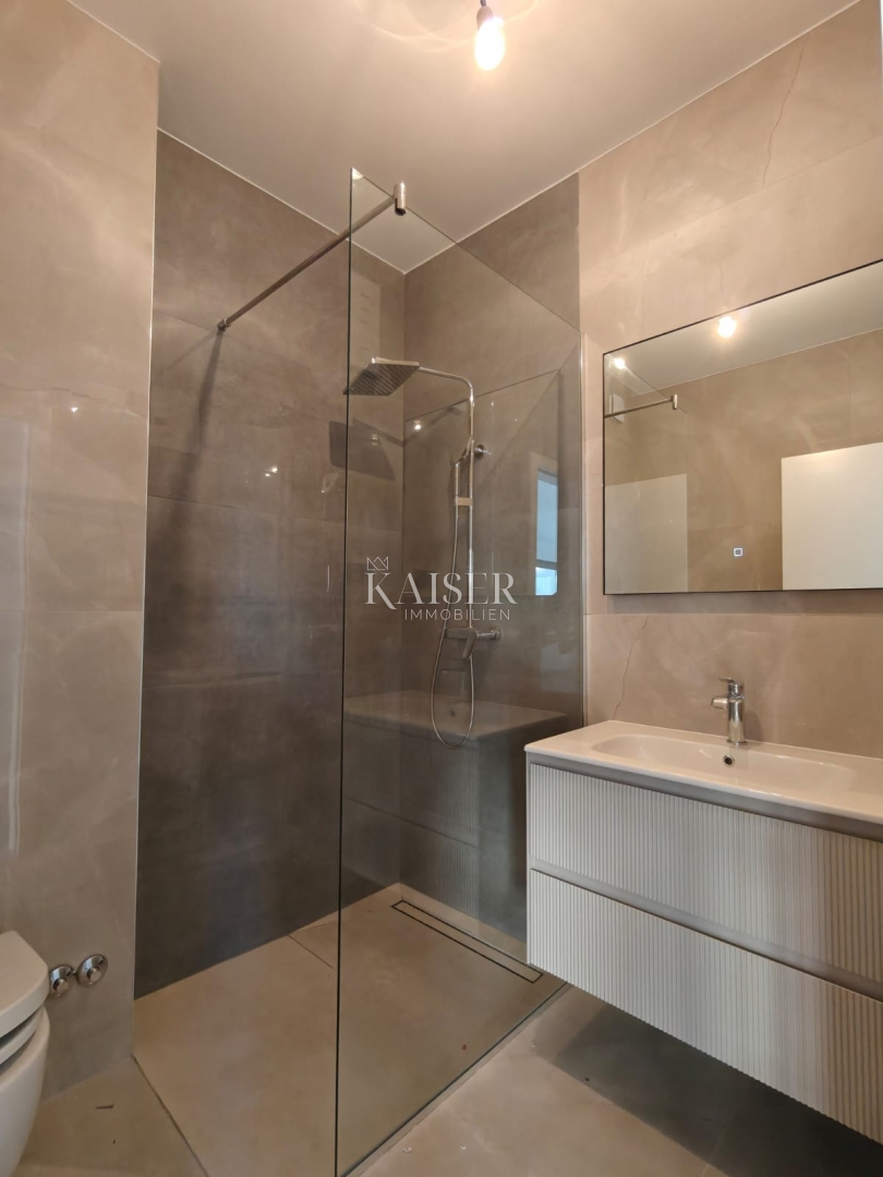 Appartamento Okrug Gornji, Okrug, 80,08m2