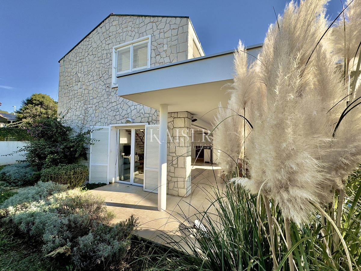 Pag, Potočnica - Villa familiare con piscina e splendida vista a 100 m dalla spiaggia