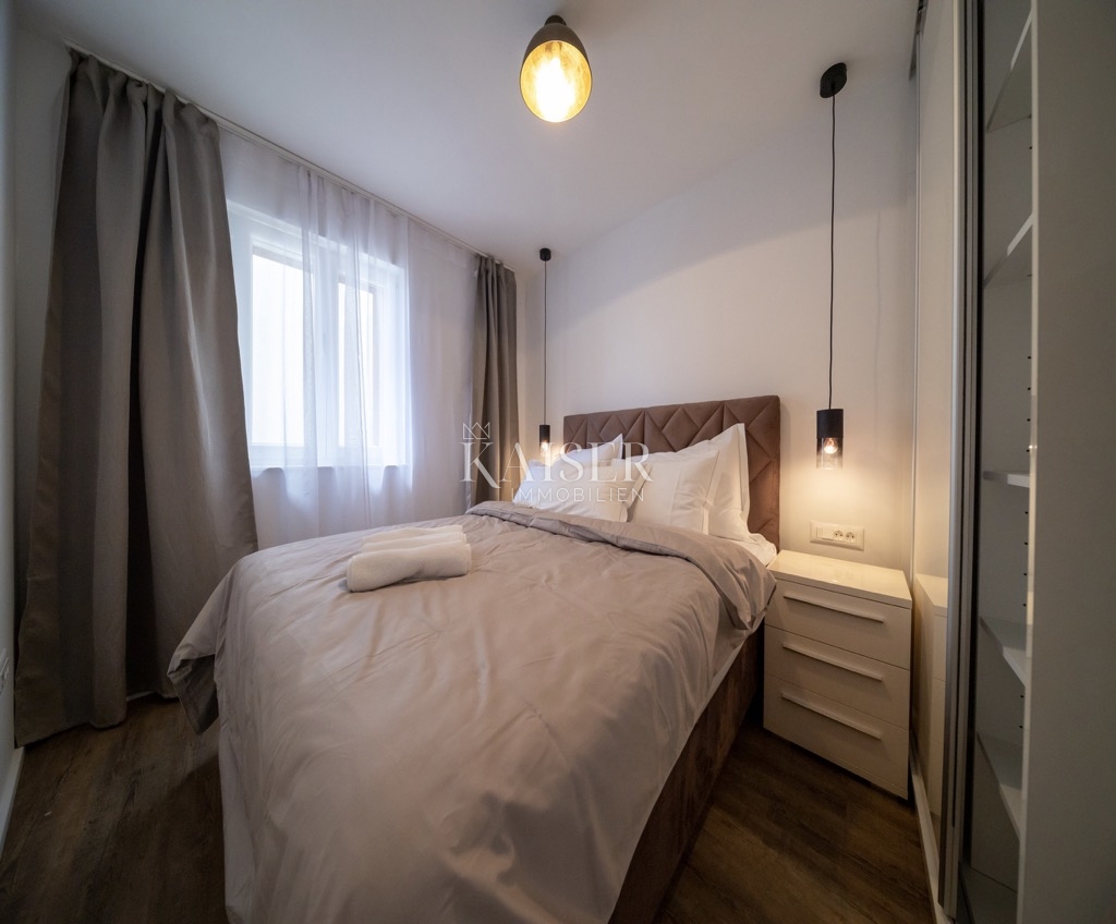 Appartamento ristorante fronte mare Casa a Rogoznica