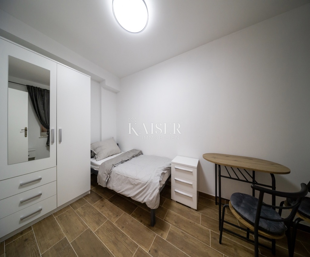 Appartamento ristorante fronte mare Casa a Rogoznica