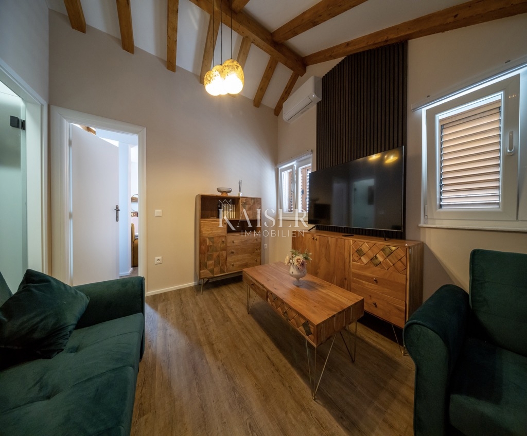 Appartamento ristorante fronte mare Casa a Rogoznica