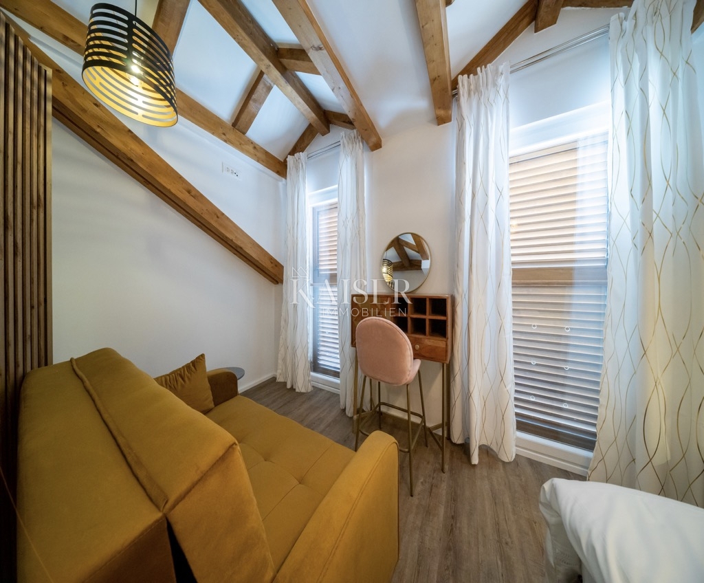 Appartamento ristorante fronte mare Casa a Rogoznica