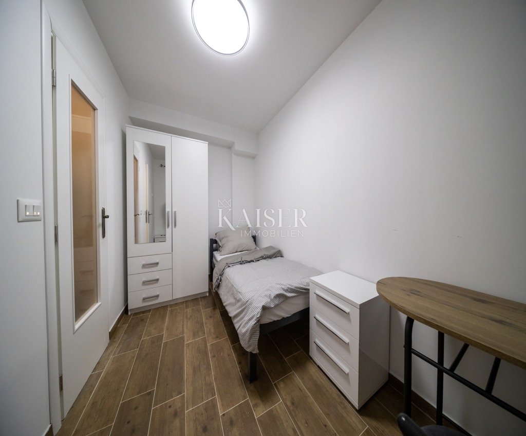 Appartamento ristorante fronte mare Casa a Rogoznica