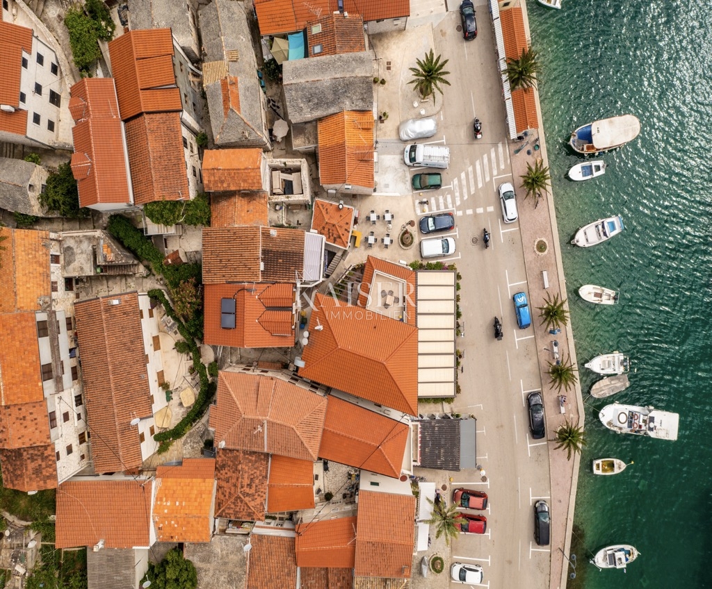 Appartamento ristorante fronte mare Casa a Rogoznica