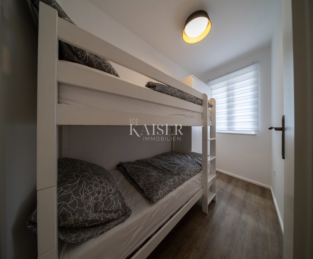 Appartamento ristorante fronte mare Casa a Rogoznica