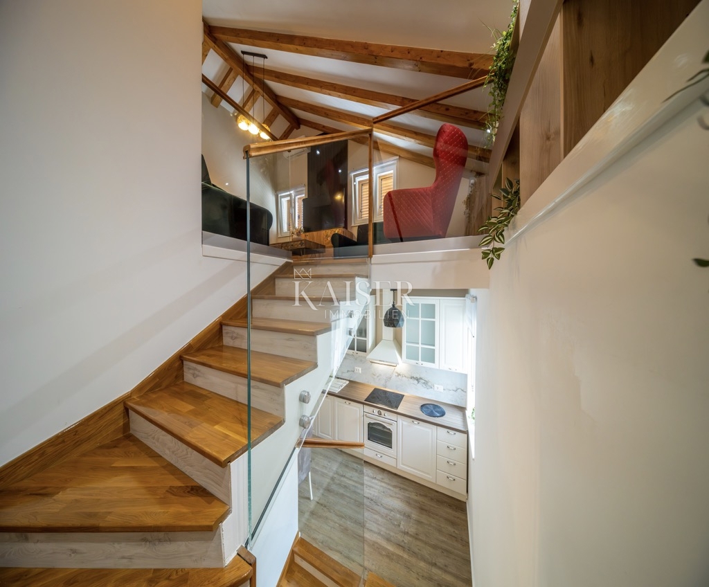 Appartamento ristorante fronte mare Casa a Rogoznica