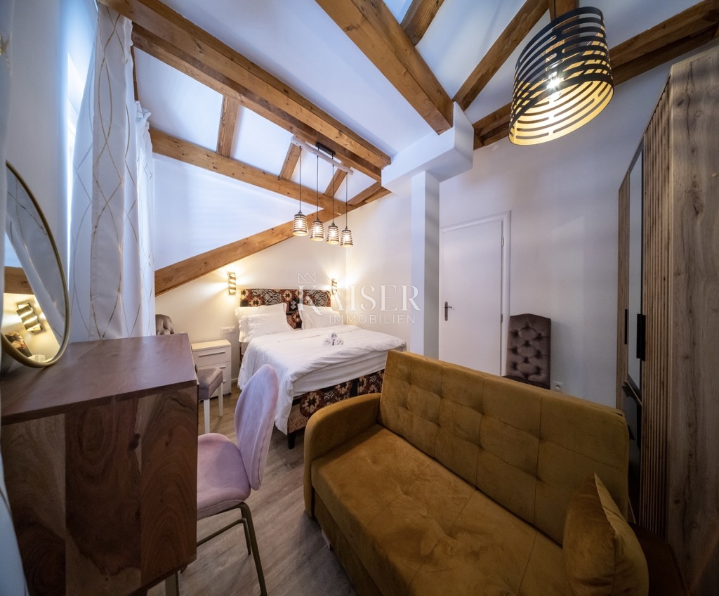 Appartamento ristorante fronte mare Casa a Rogoznica