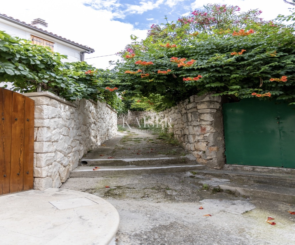 Appartamento ristorante fronte mare Casa a Rogoznica