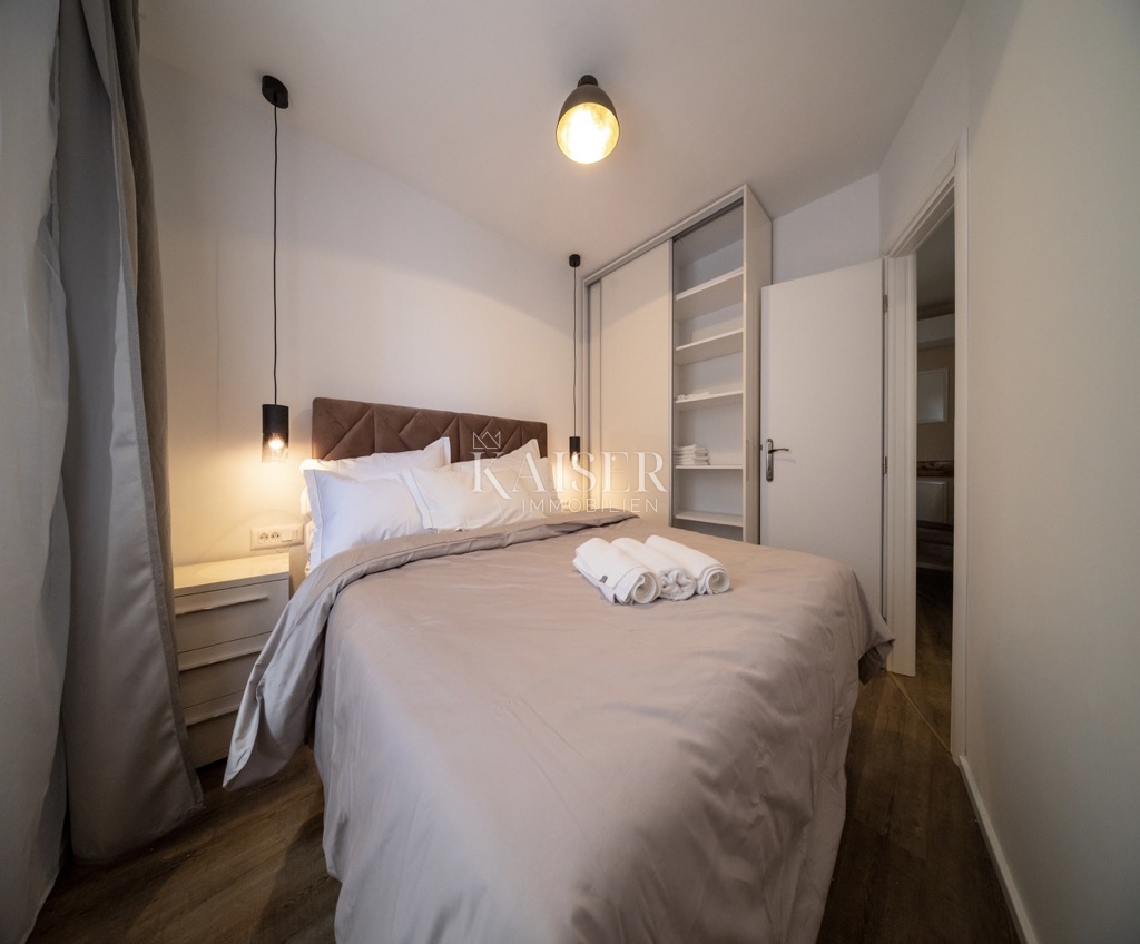 Appartamento ristorante fronte mare Casa a Rogoznica