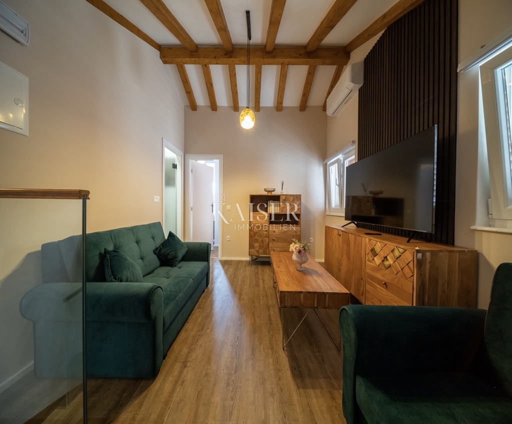 Appartamento ristorante fronte mare Casa a Rogoznica