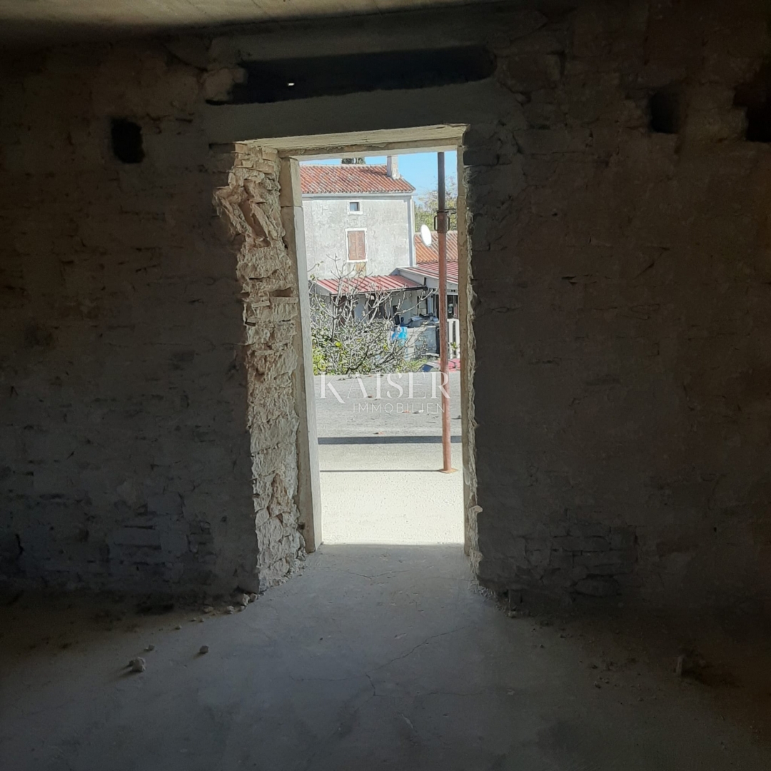 Istria, Barbana - 5 case antiche in vendita