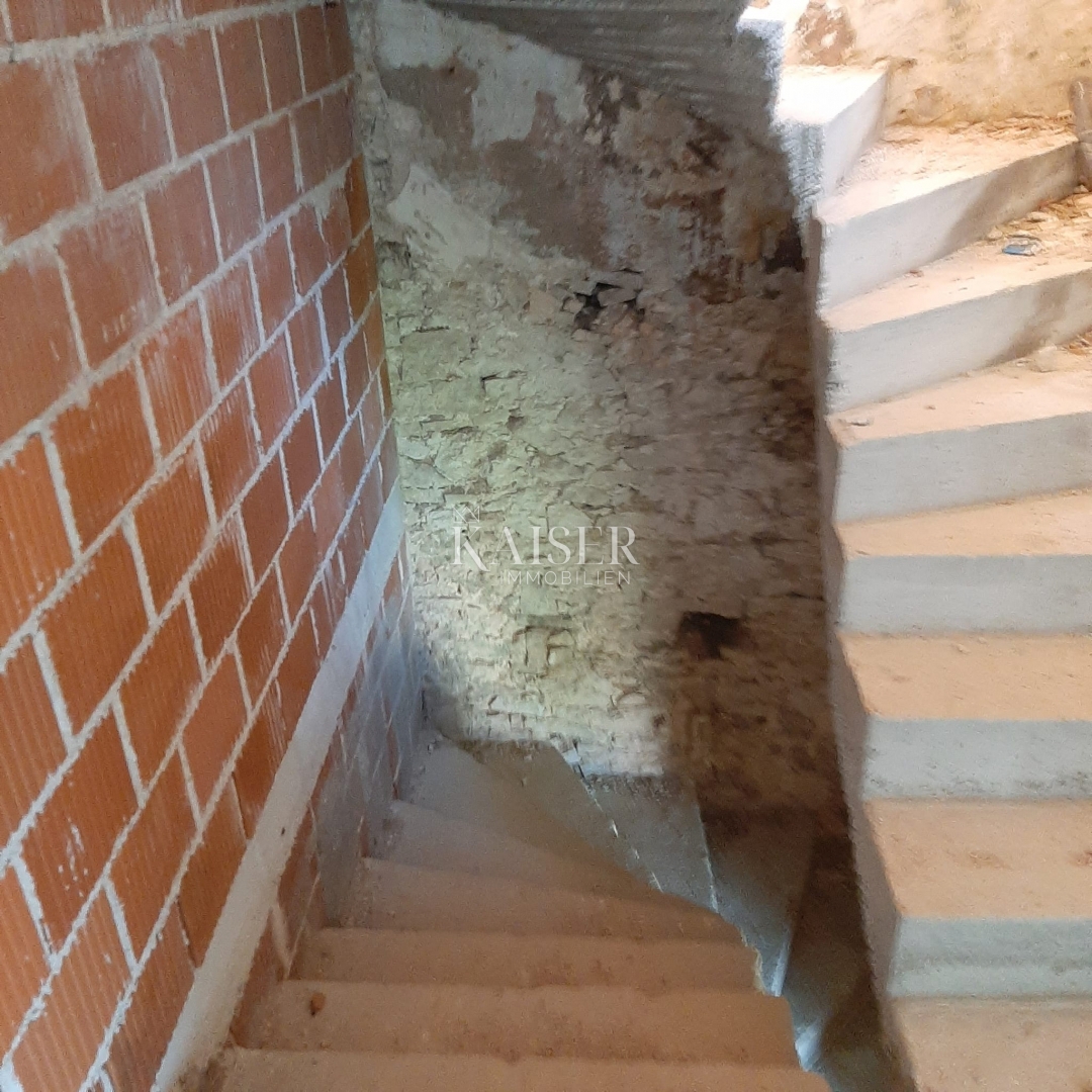 Istria, Barbana - 5 case antiche in vendita