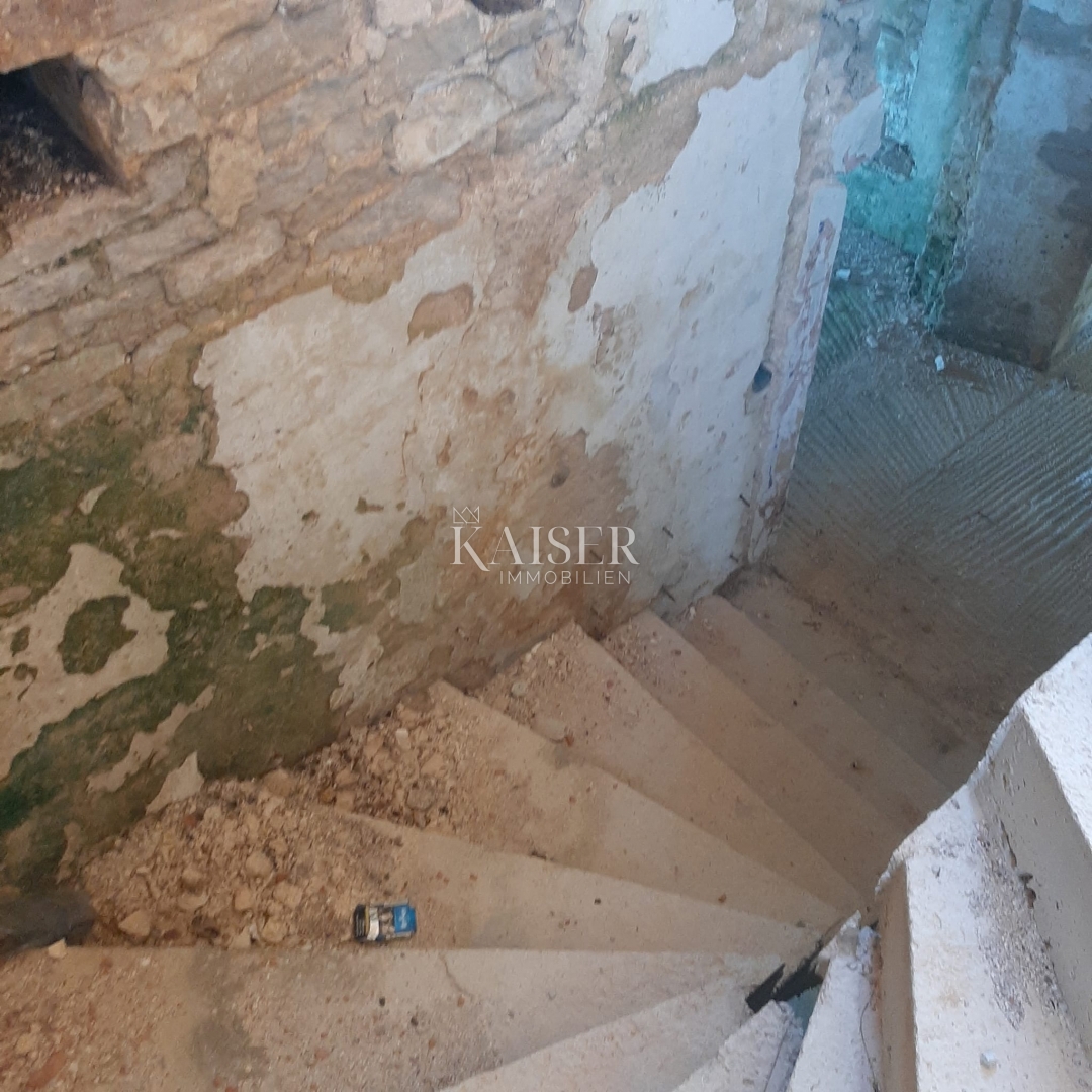 Istria, Barbana - 5 case antiche in vendita