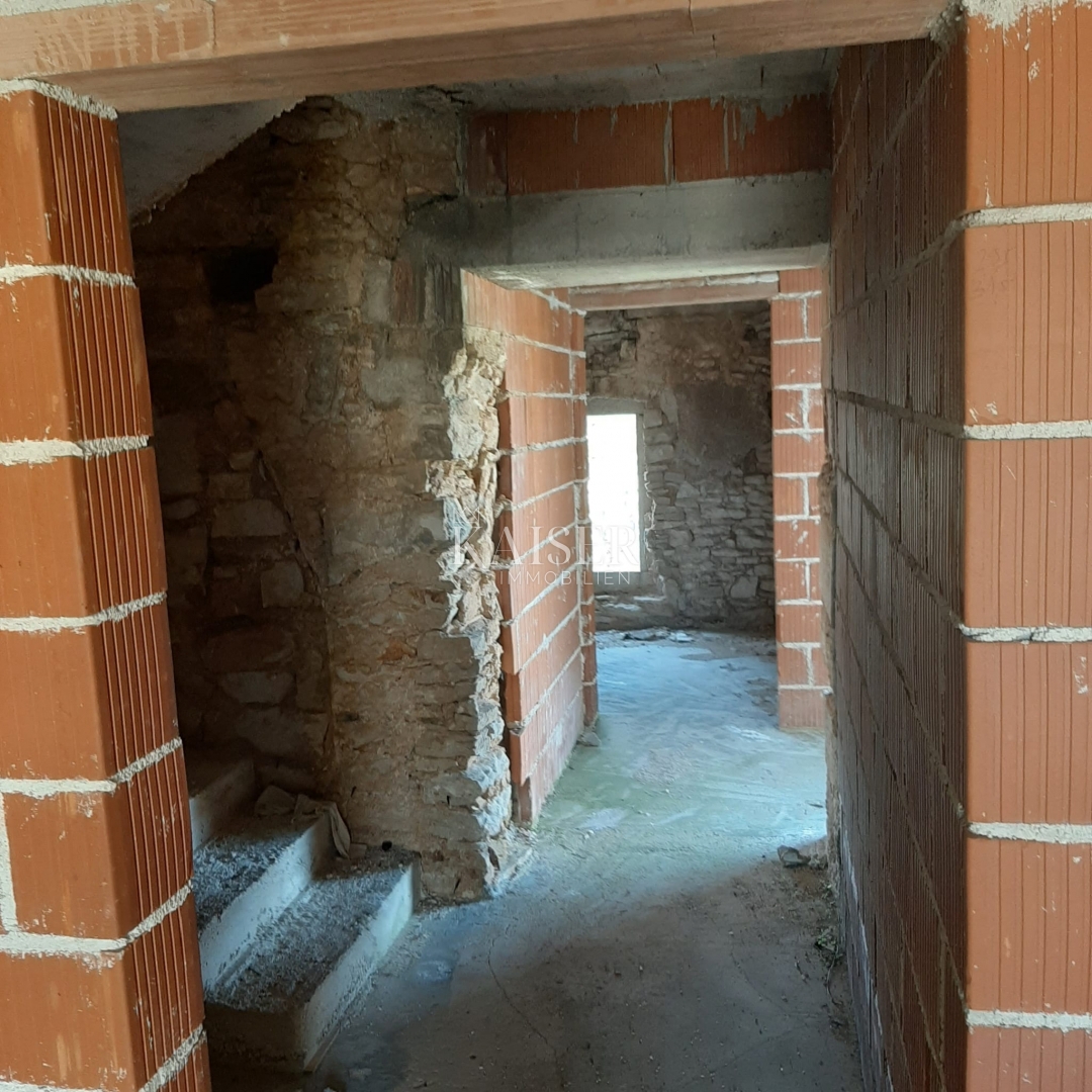 Istria, Barbana - 5 case antiche in vendita