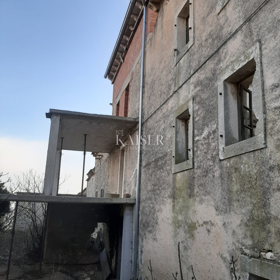 Istria, Barbana - 5 case antiche in vendita