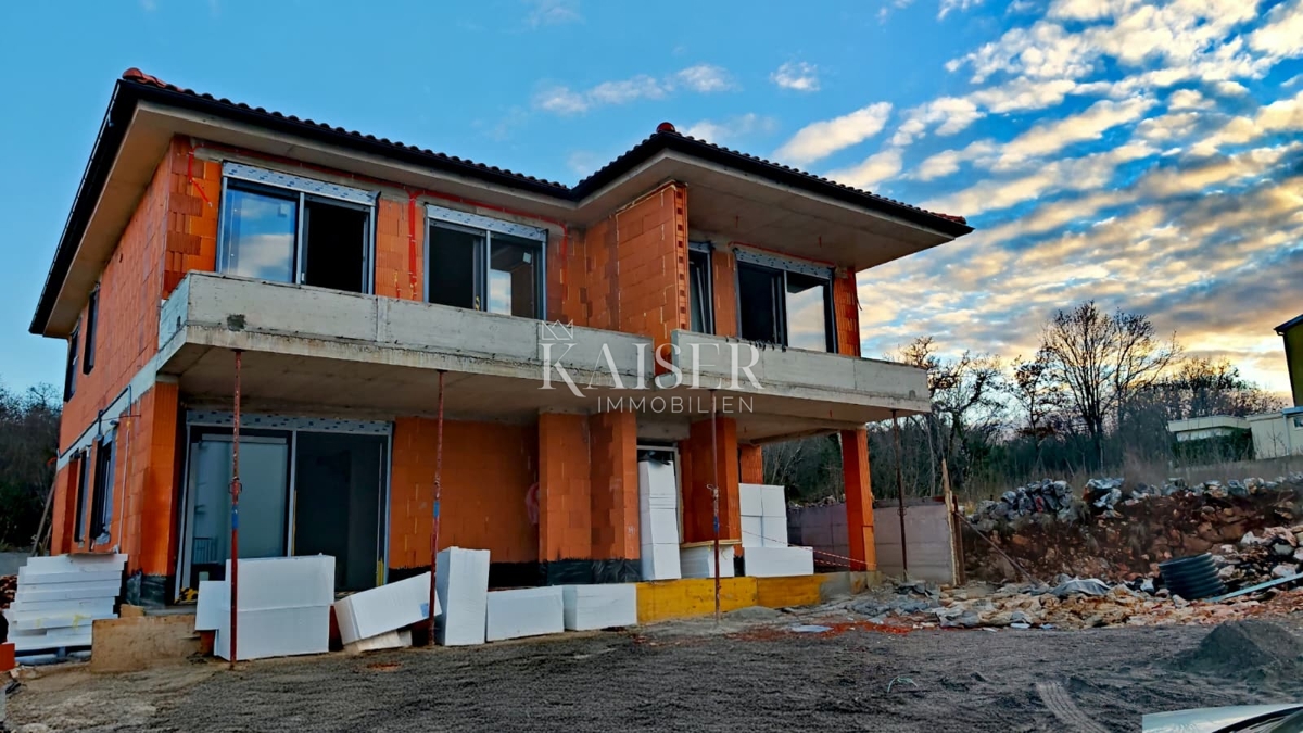 Isola di Krk, Malinska - moderna casa bifamiliare di 120m2 vicino al mare