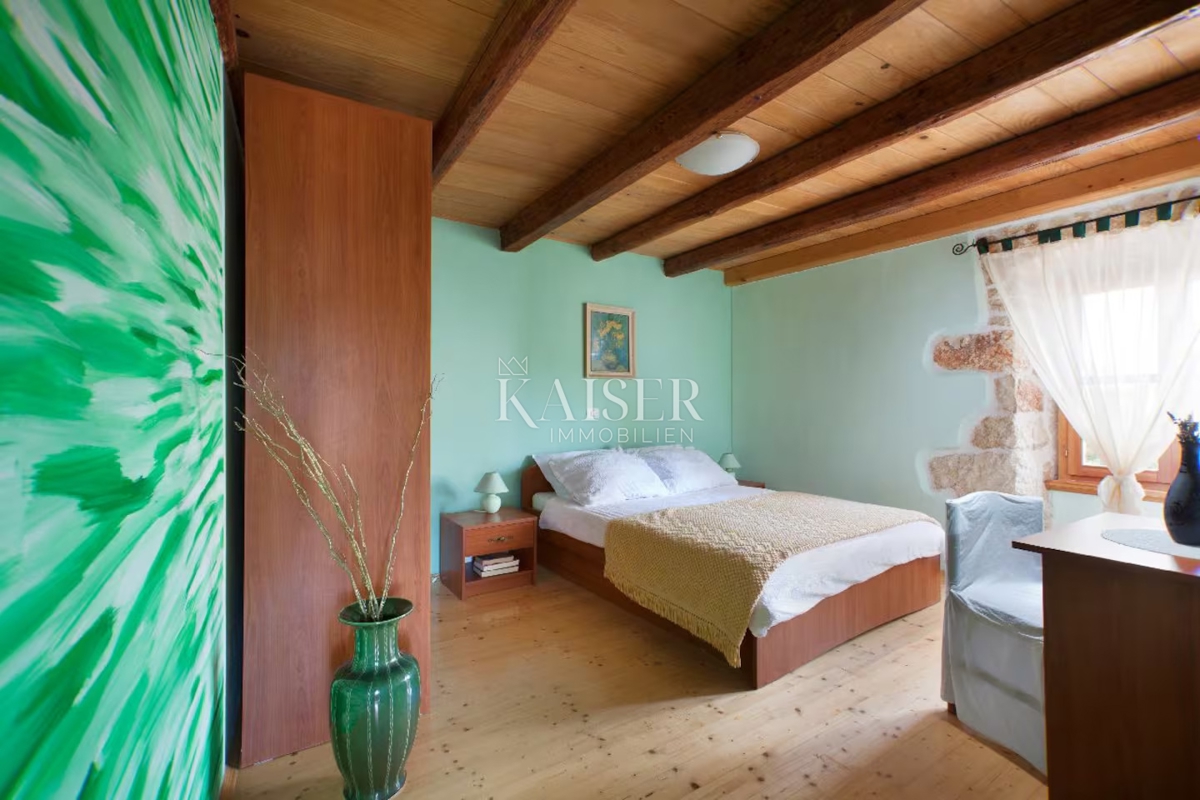 Istria, Marčana - casa rustica 180m2 con piscina