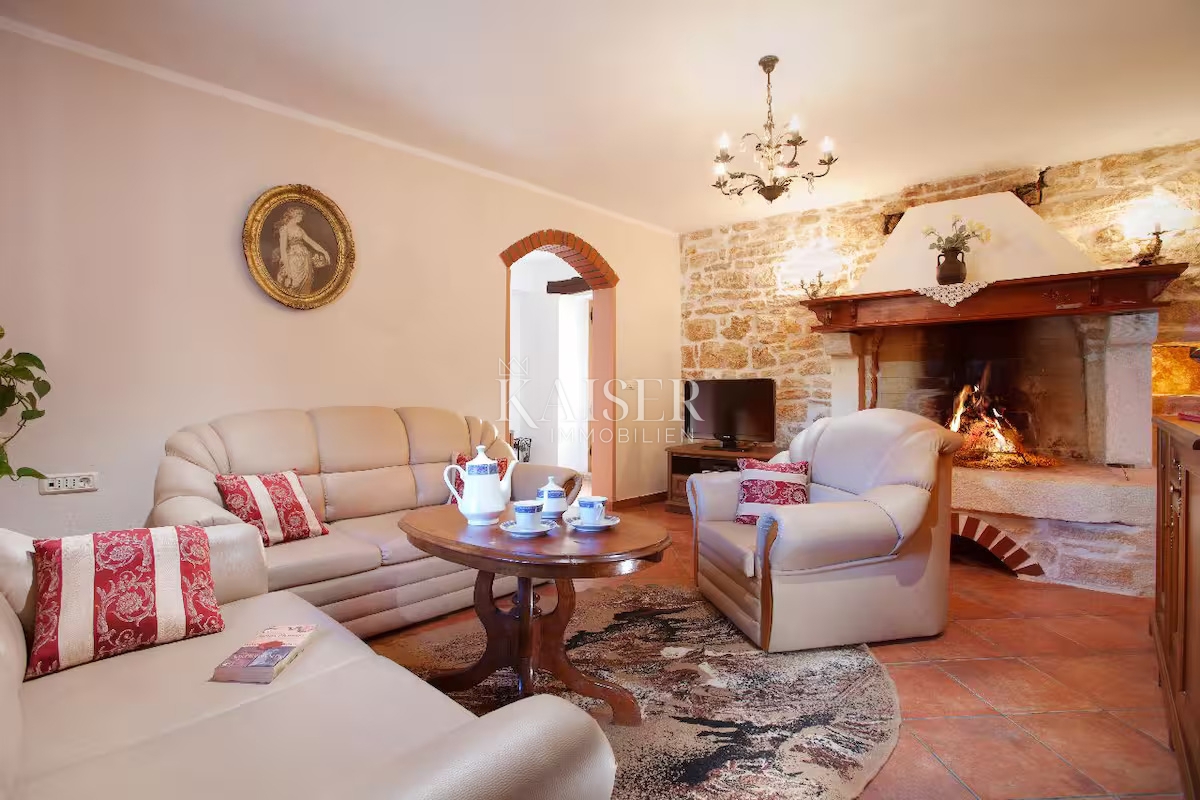 Istria, Marčana - casa rustica 180m2 con piscina