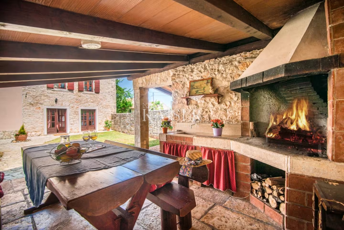 Istria, Marčana - casa rustica 180m2 con piscina