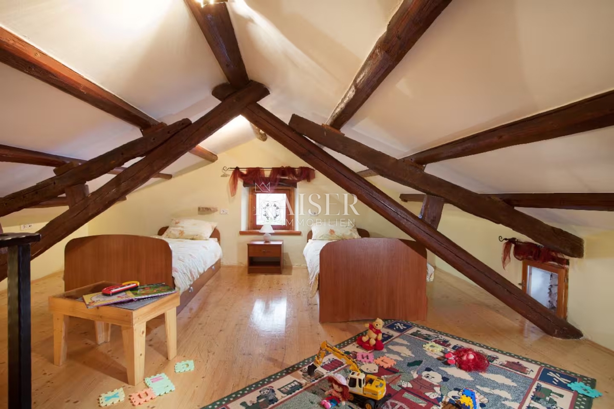 Istria, Marčana - casa rustica 180m2 con piscina