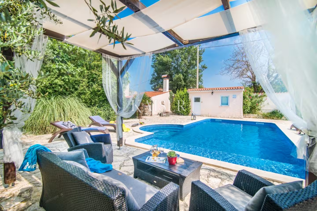 Istria, Marčana - casa rustica 180m2 con piscina