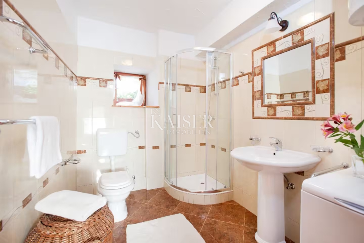 Istria, Marčana - casa rustica 180m2 con piscina