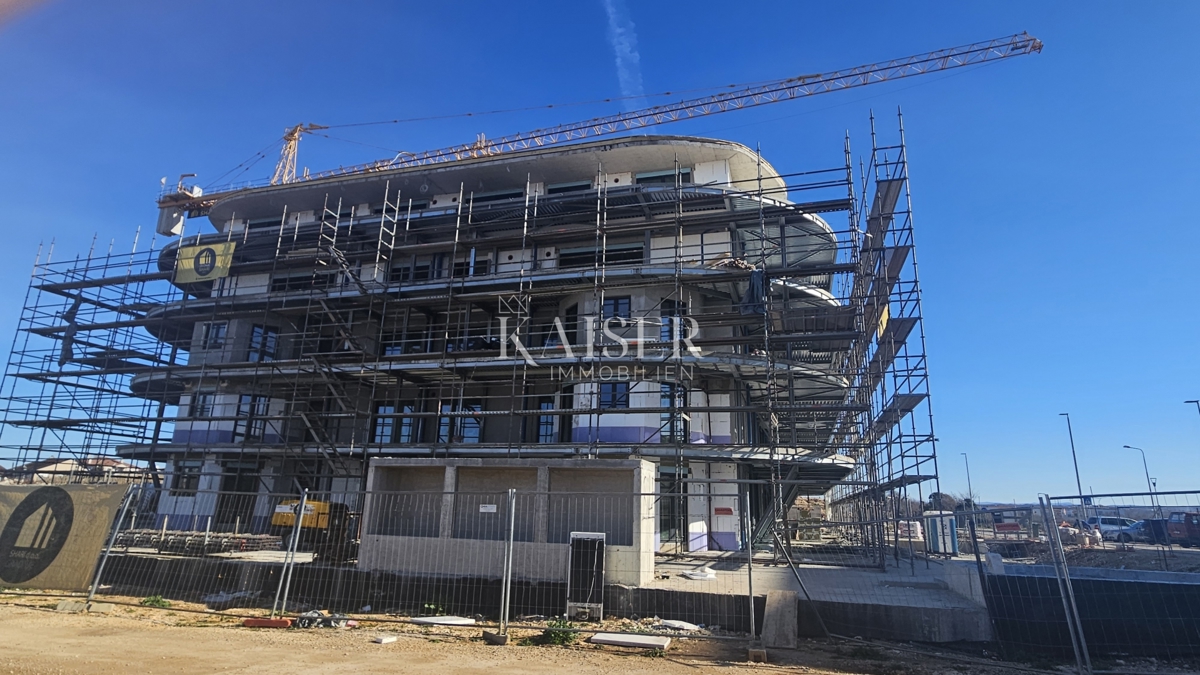 Umago, Istria, edificio d'élite in posizione dominante