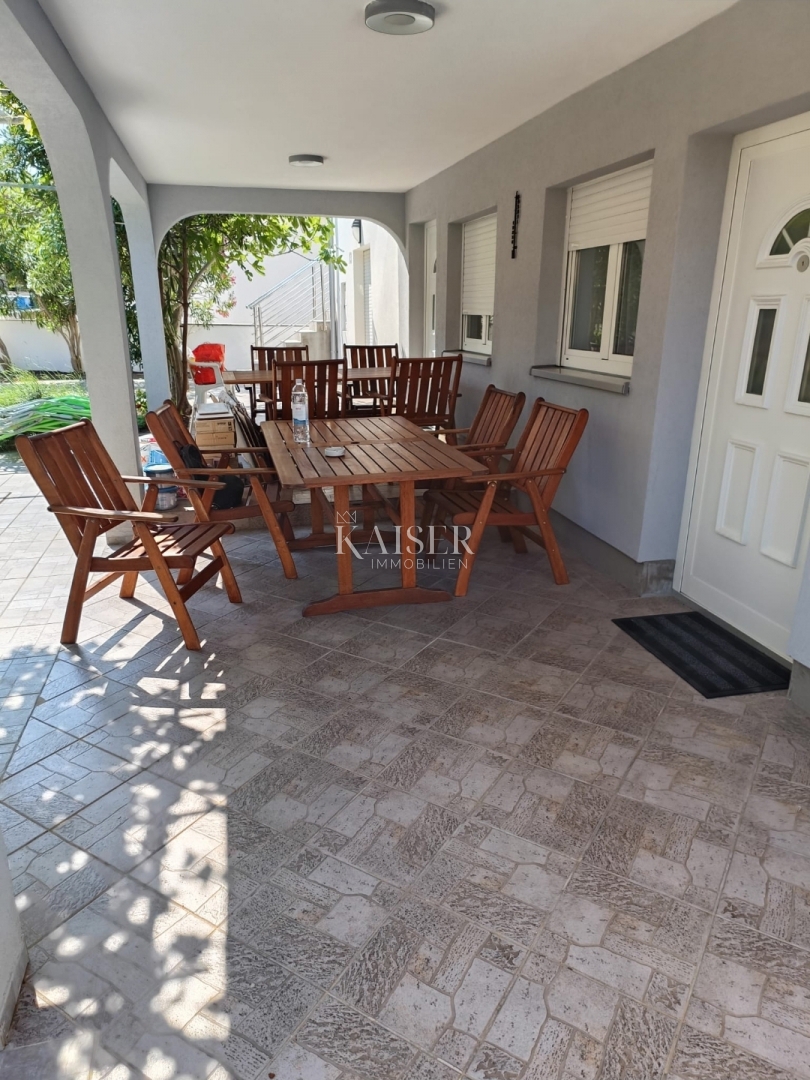 Zara, Vir: casa con 4 appartamenti a 100 metri dal mare