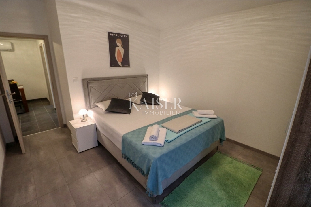 Zara, Vir: casa con 4 appartamenti a 100 metri dal mare