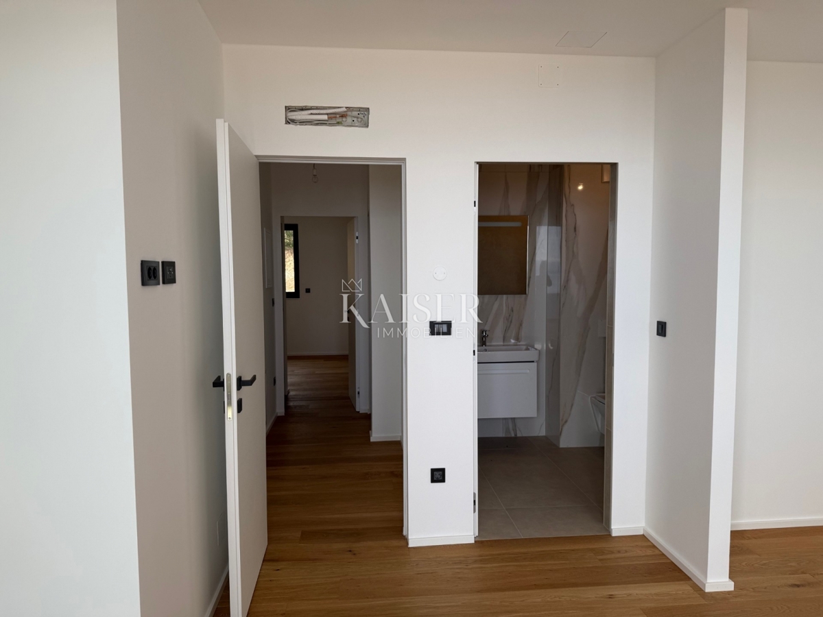 Opatija, Lovran - Attico esclusivo con ampia terrazza e giardino privato