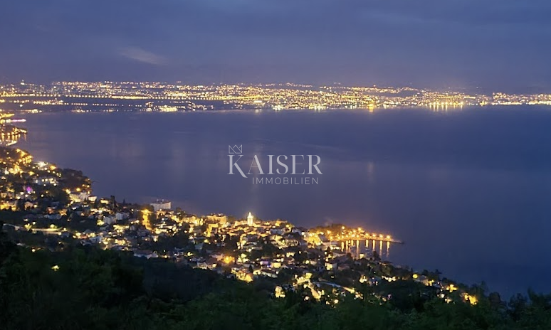 Riviera di Opatija - terreno panoramico sopra Lovran con permesso di costruzione valido