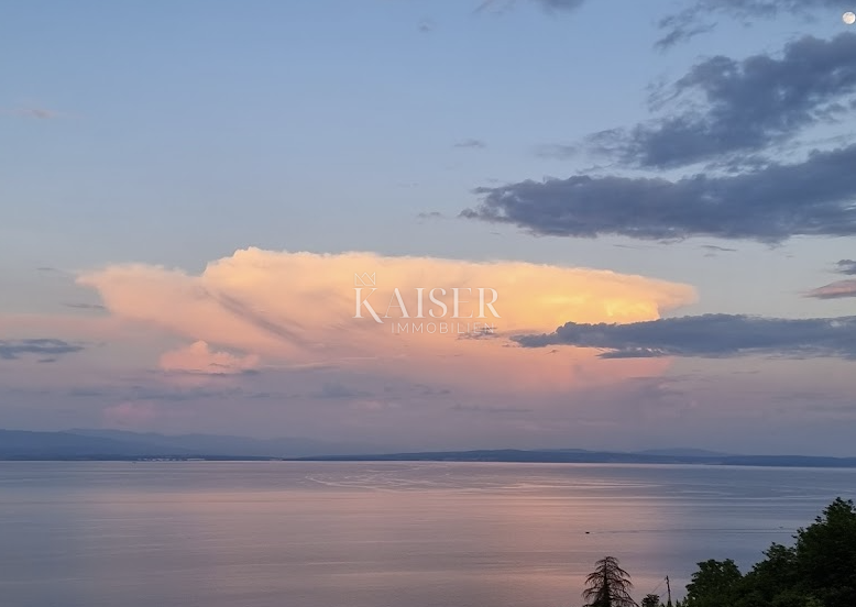 Riviera di Opatija - terreno panoramico sopra Lovran con permesso di costruzione valido