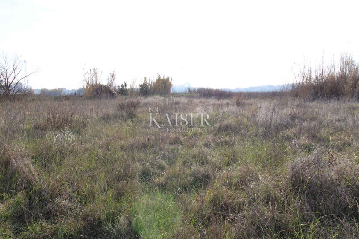 Земля під забудову Privlaka, 1.000m2