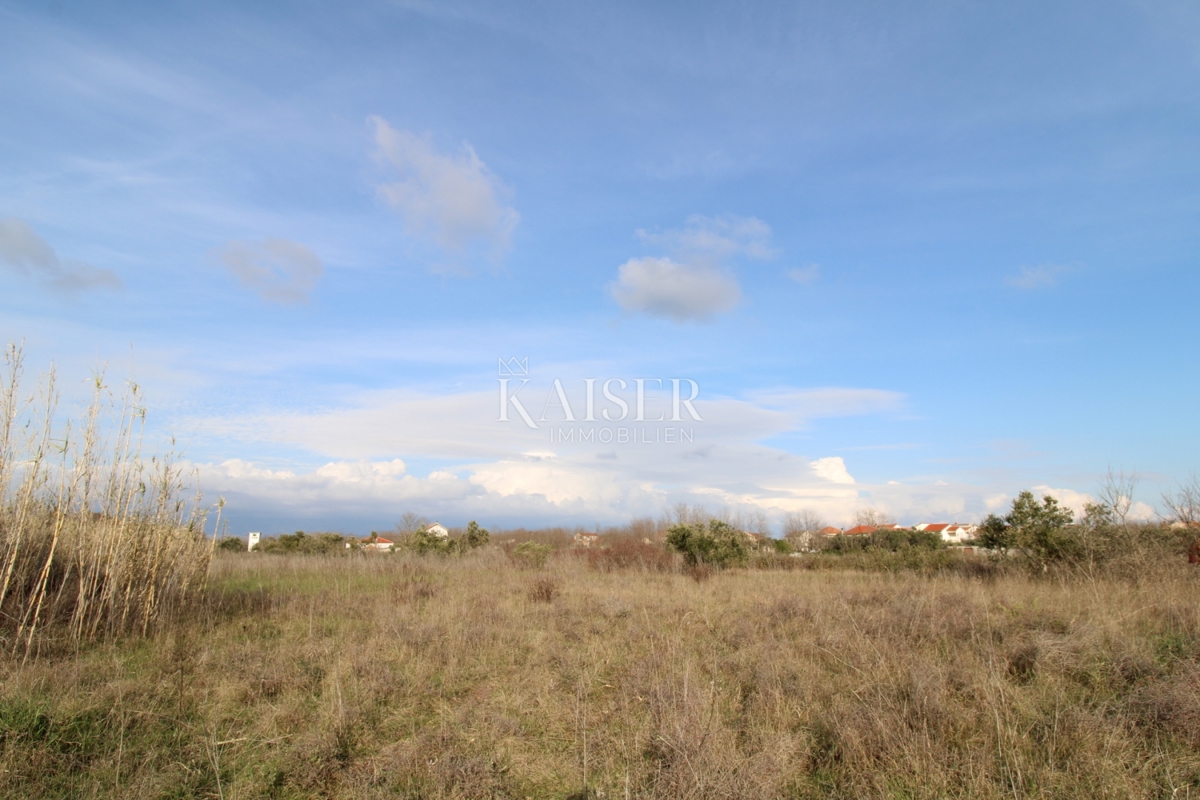 Земля під забудову Privlaka, 1.000m2