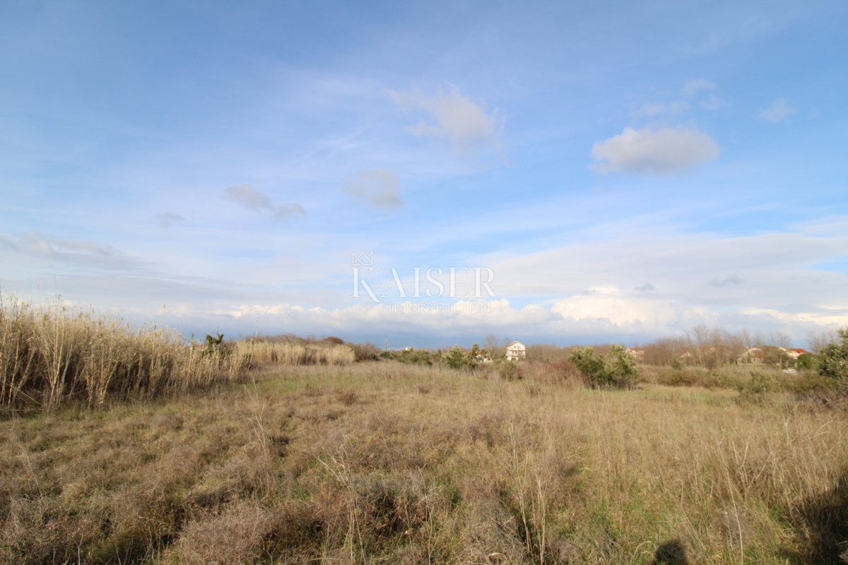 Земля під забудову Privlaka, 1.000m2