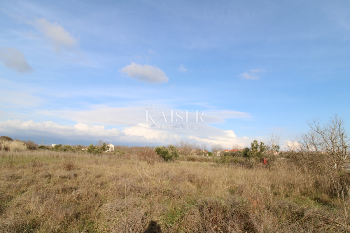 Земля під забудову Privlaka, 1.000m2