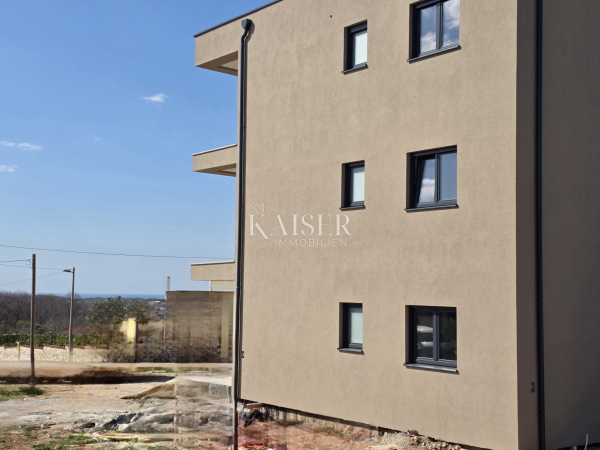 Istria, Parenzo - appartamento con due camere da letto di 80 m² con vista mare