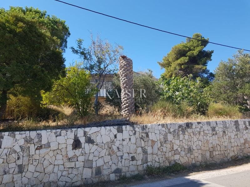 Isola di Ciovo - Un gioiello raro in prima fila sul mare - Proprietà con un potenziale incredibile
