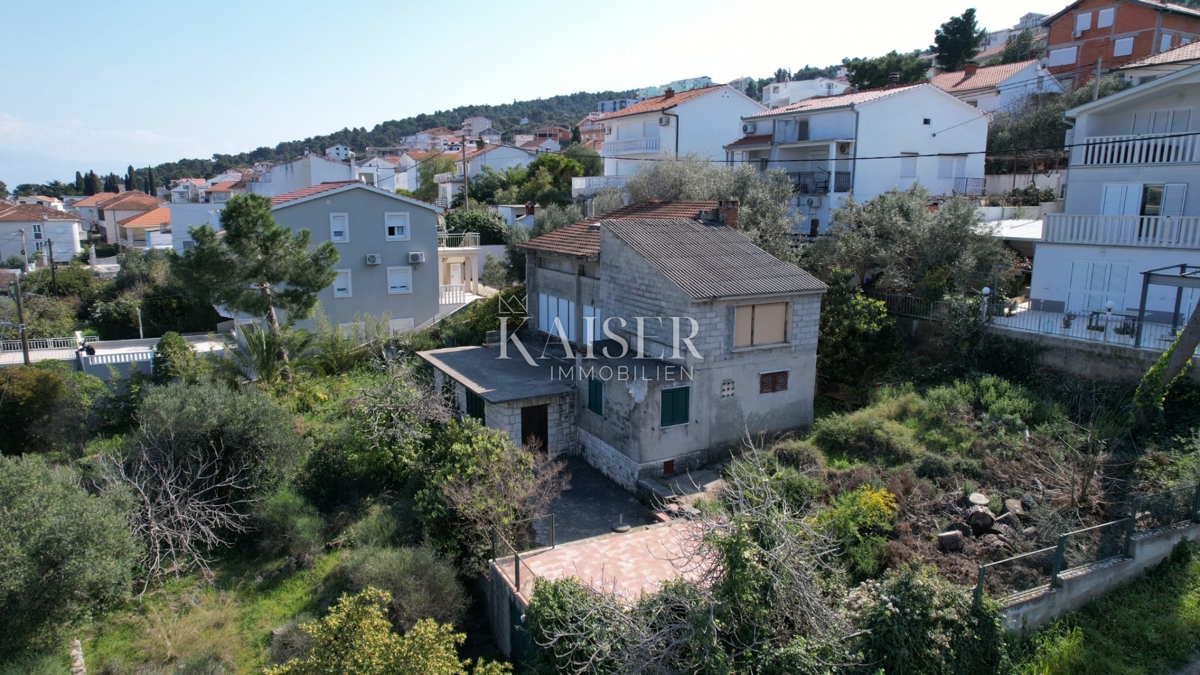 Isola di Ciovo - Un gioiello raro in prima fila sul mare - Proprietà con un potenziale incredibile