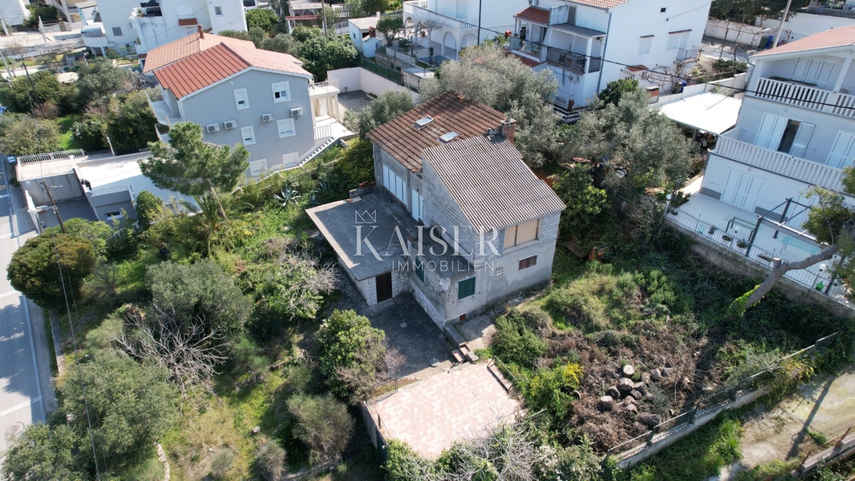 Isola di Ciovo - Un gioiello raro in prima fila sul mare - Proprietà con un potenziale incredibile