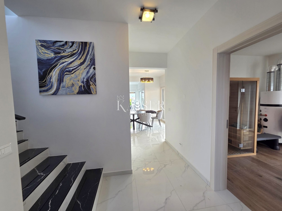 Isola di Krk, Kornić - casa moderna con piscina