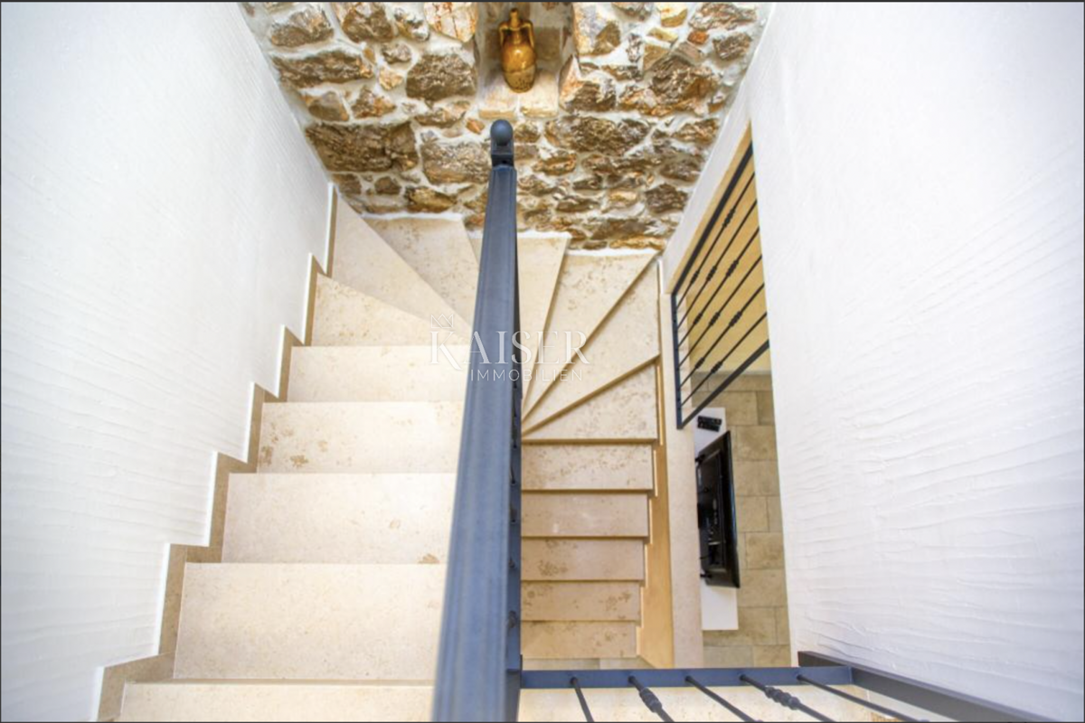  Ville Garica, Vrbnik, 150m2