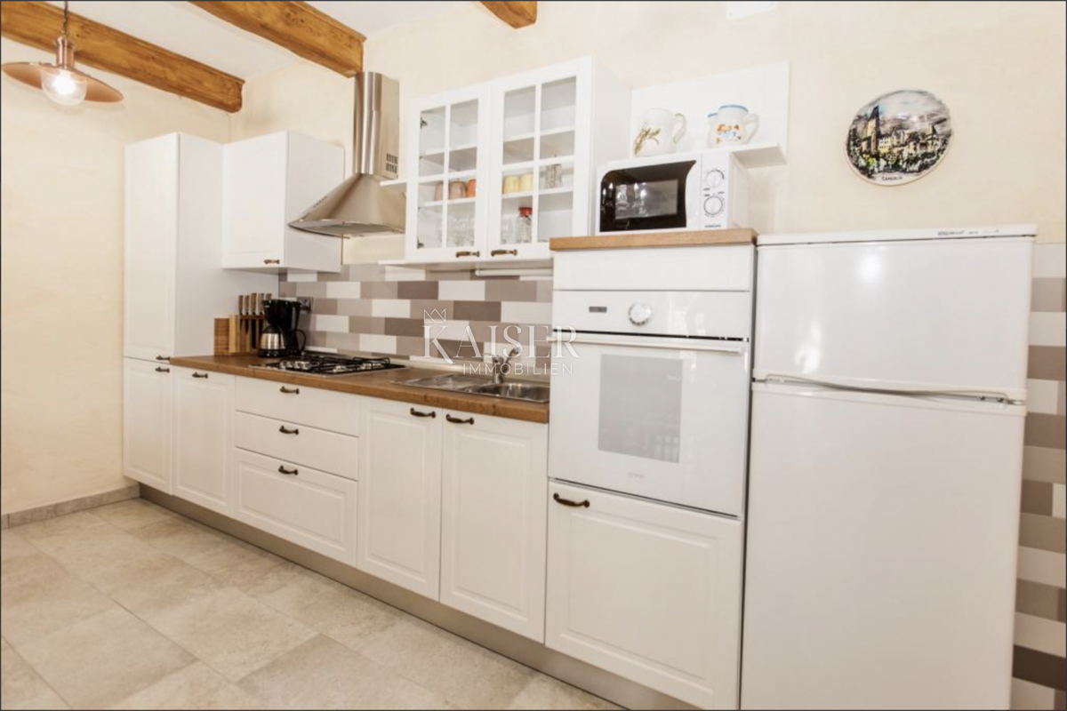  Ville Garica, Vrbnik, 150m2